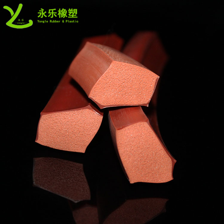 擠出復(fù)合發(fā)泡硅膠條，耐高溫復(fù)合發(fā)泡硅膠條，耐老化復(fù)合發(fā)泡硅膠條